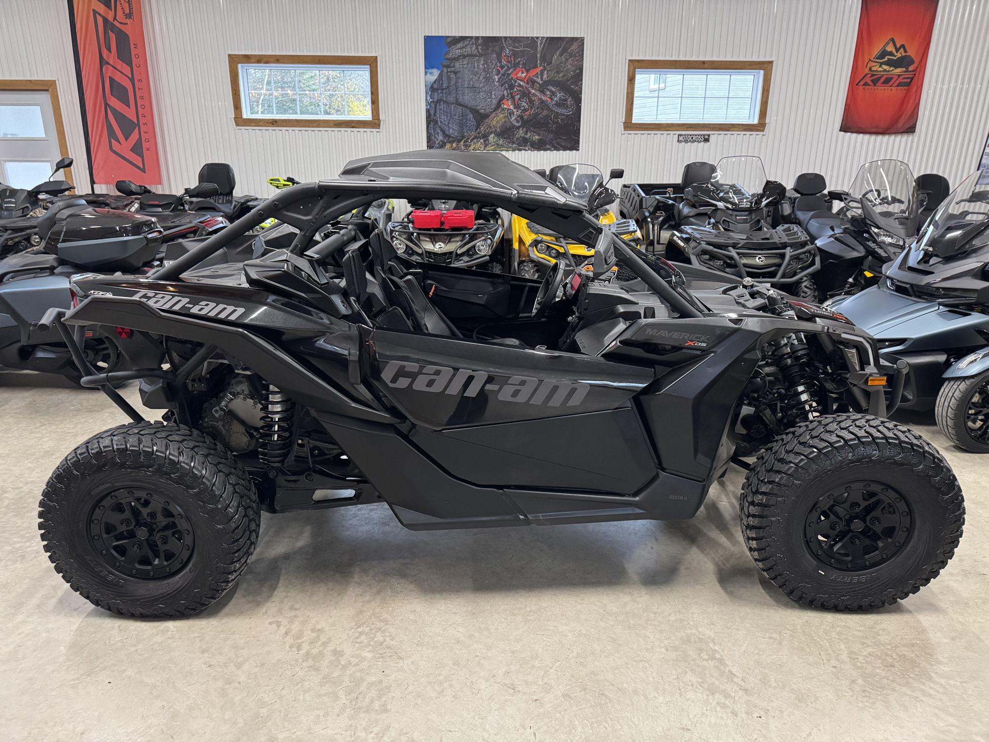#25145 Can-Am Maverick X3 XDS TurboRR 2024 www.KDFsports.com JOLIETTE