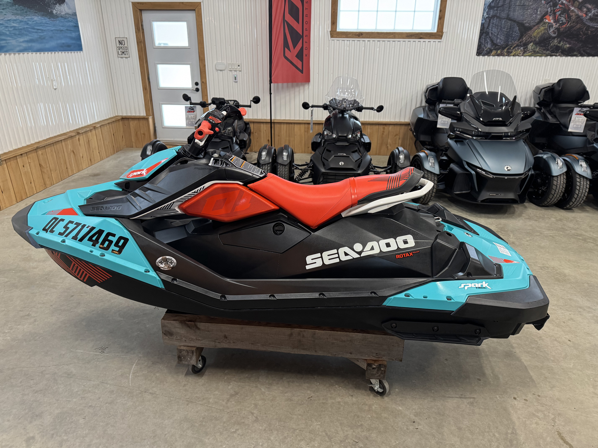 #25181 Sea-Doo Spark Trixx 2 2017 www.KDFsports.com JOLIETTE