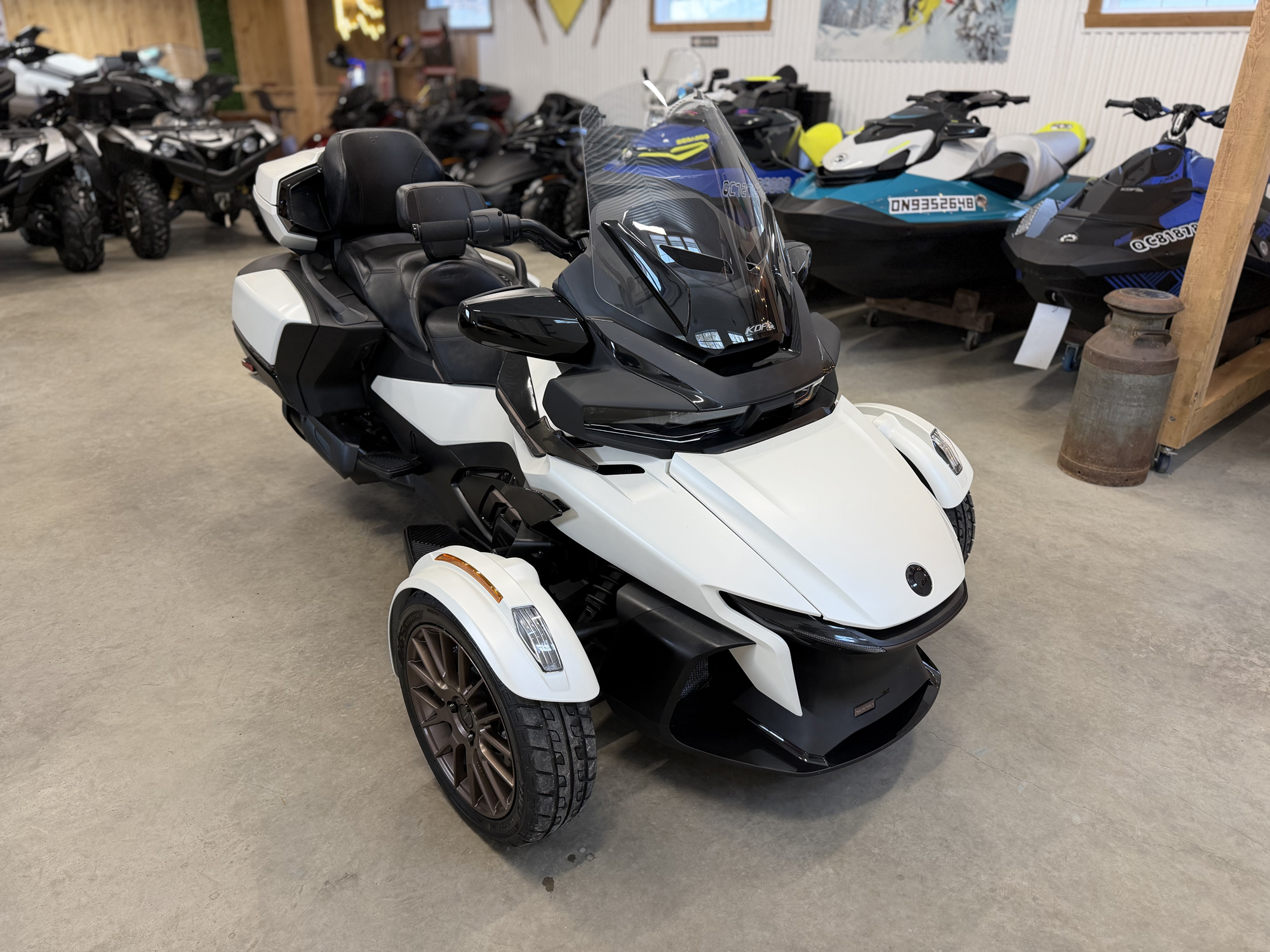 #26024 Can-Am Spyder Sea to Sky 2025 www.KDFsports.com JOLIETTE