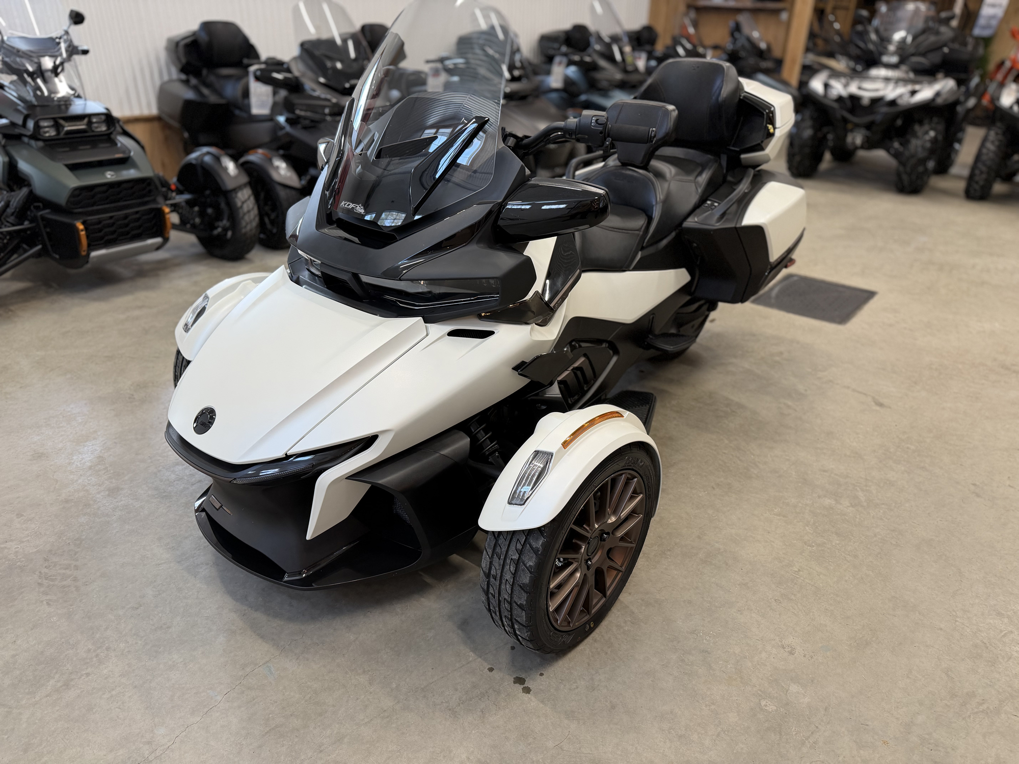 #26024 Can-Am Spyder Sea to Sky 2025 www.KDFsports.com JOLIETTE
