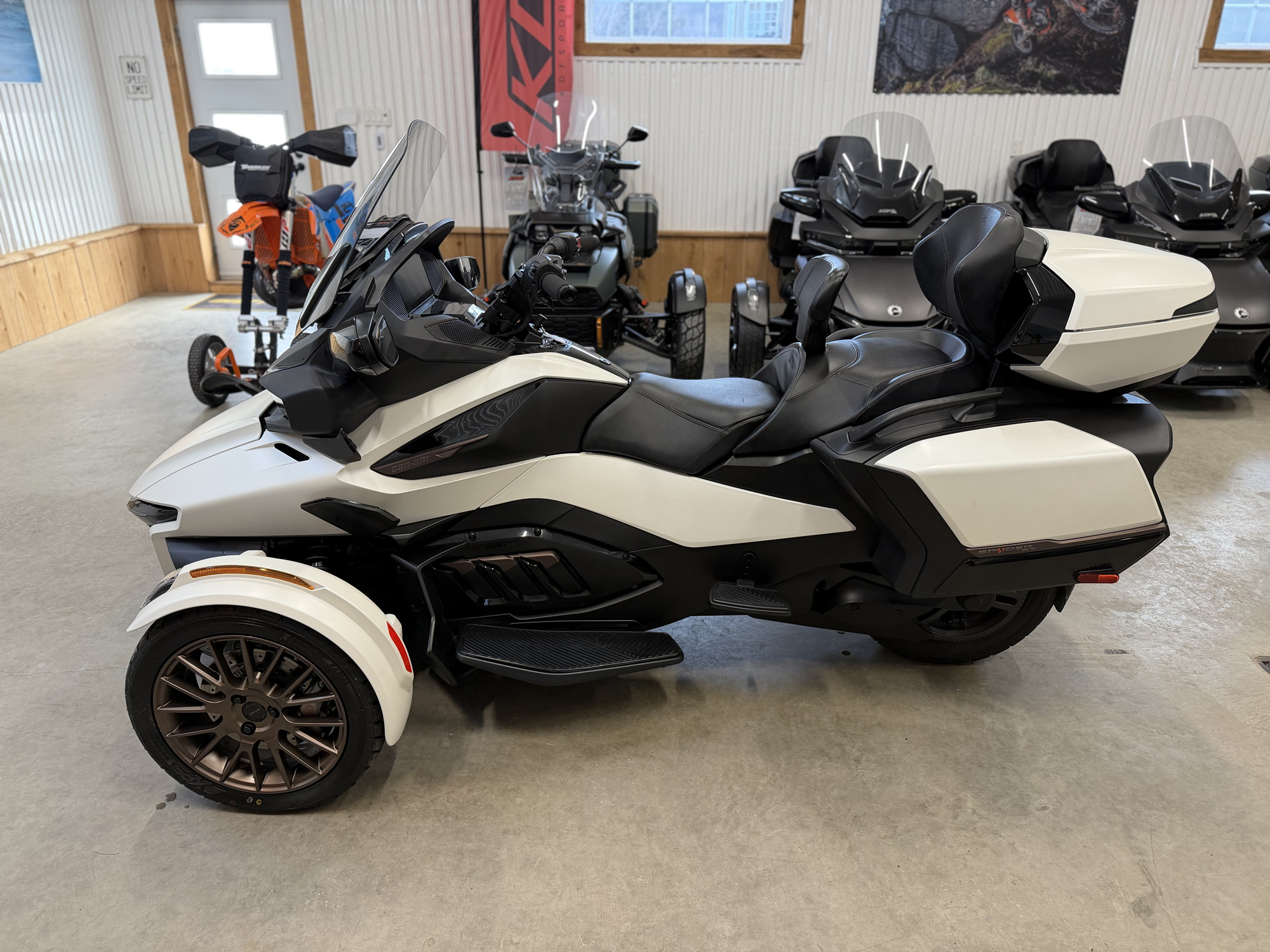 #26024 Can-Am Spyder Sea to Sky 2025 www.KDFsports.com JOLIETTE