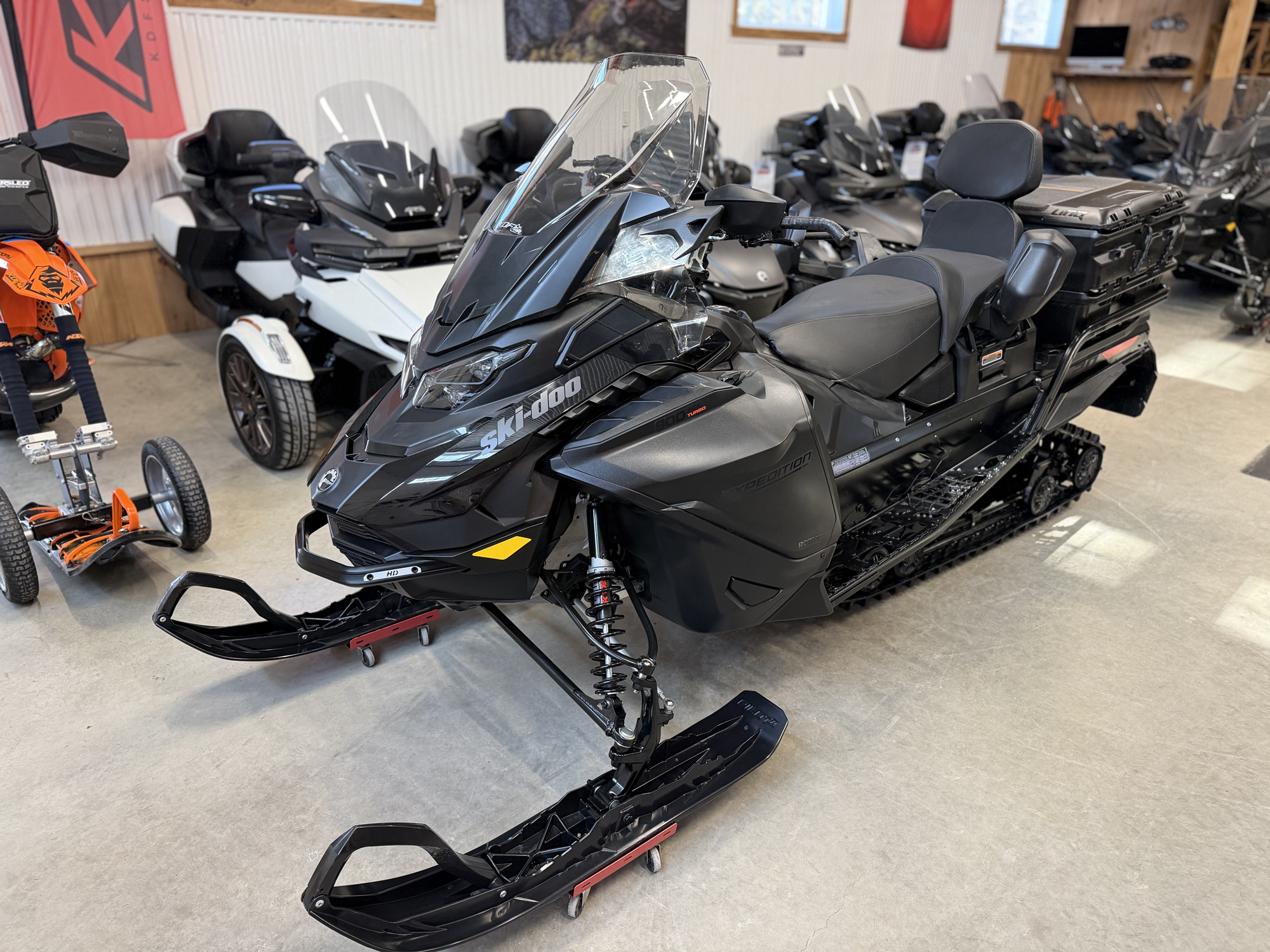 #26035 Ski-Doo Expédition SE turbo 2026 KDFsports.com JOLIETTE