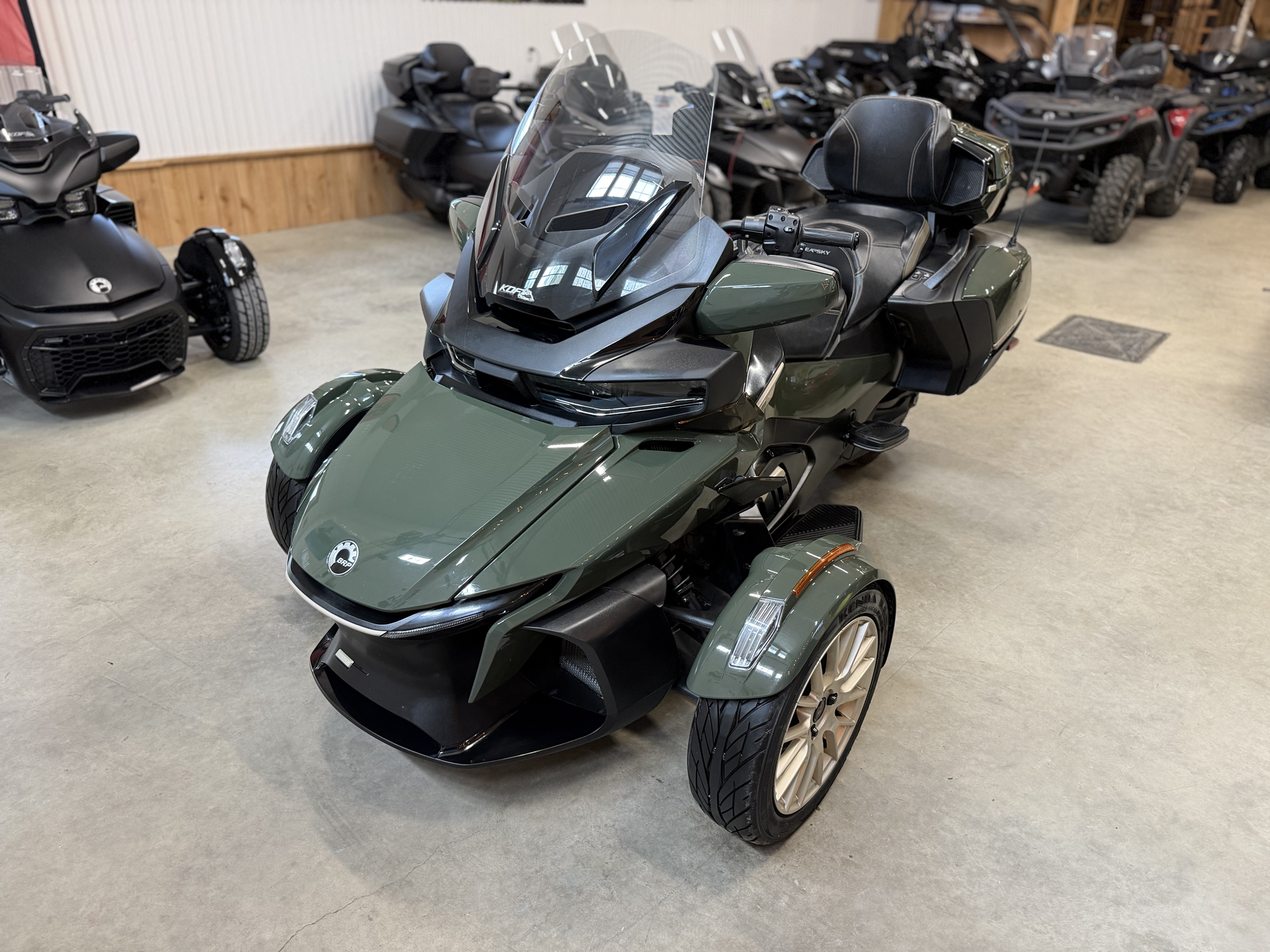 #26085 Can-Am Spyder Sea to Sky 2023 www.KDFsports.com JOLIETTE