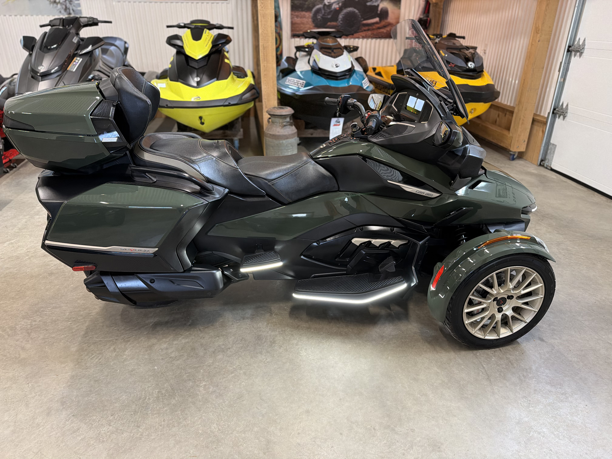 #26085 Can-Am Spyder Sea to Sky 2023 www.KDFsports.com JOLIETTE