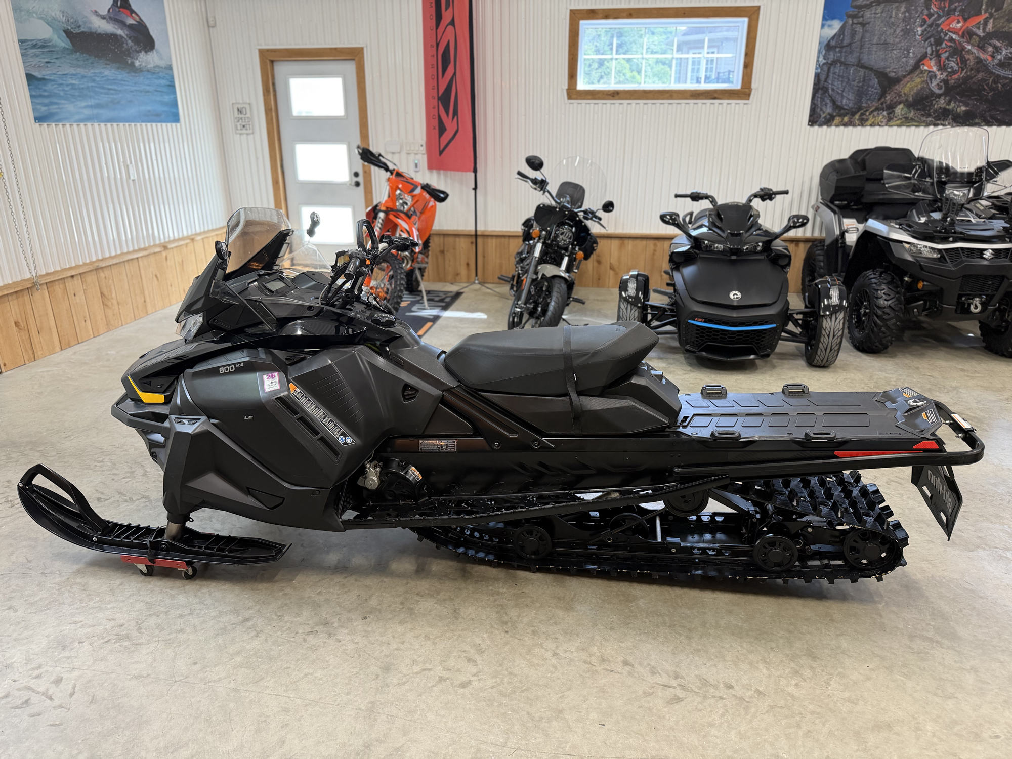 #26091 Ski-Doo Tundra LE 600 ace 2024 www.KDFsports.com JOLIETTE