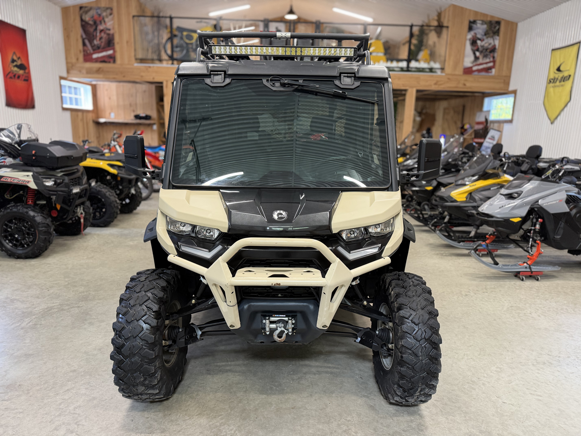 #26154 Can-Am Defender HD10 Max LTD 2025 www.KDFsports.com JOLIETTE