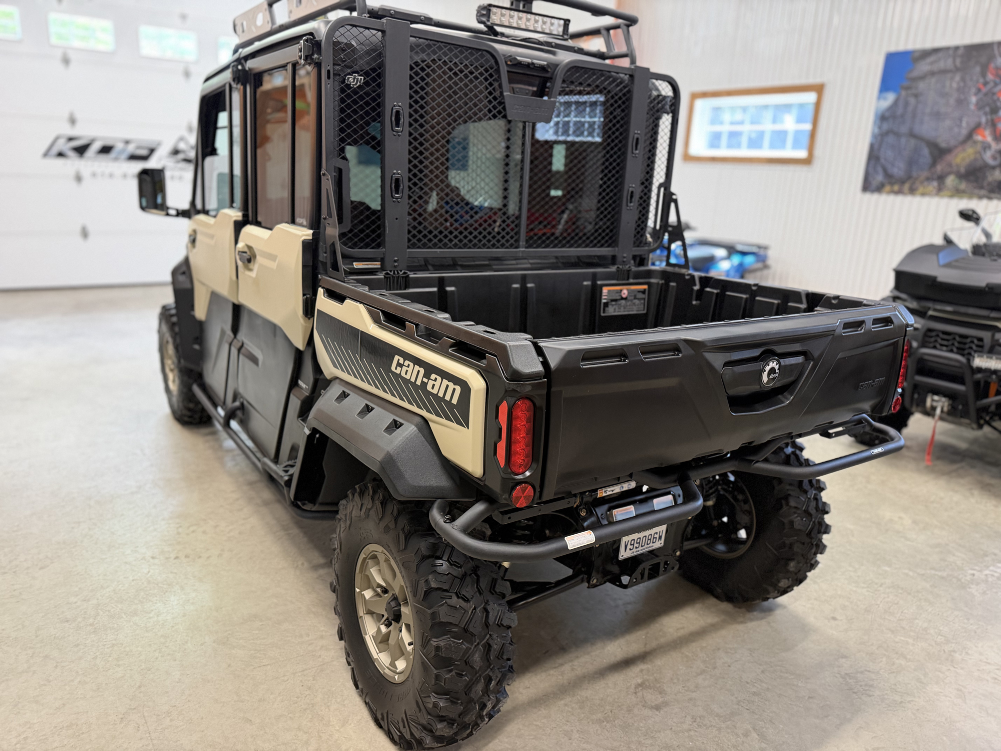 #26154 Can-Am Defender HD10 Max LTD 2025 www.KDFsports.com JOLIETTE