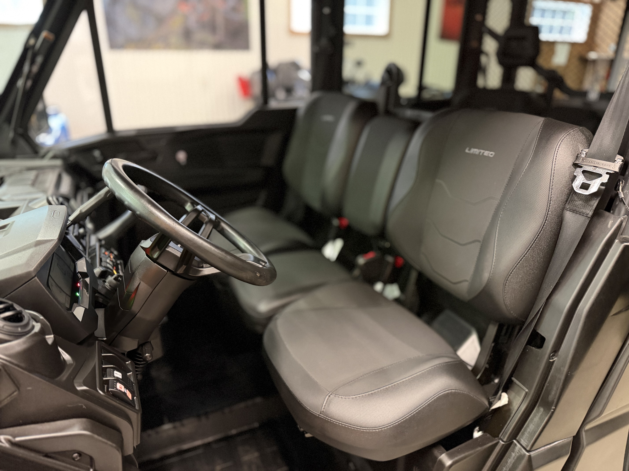 #26154 Can-Am Defender HD10 Max LTD 2025 www.KDFsports.com JOLIETTE