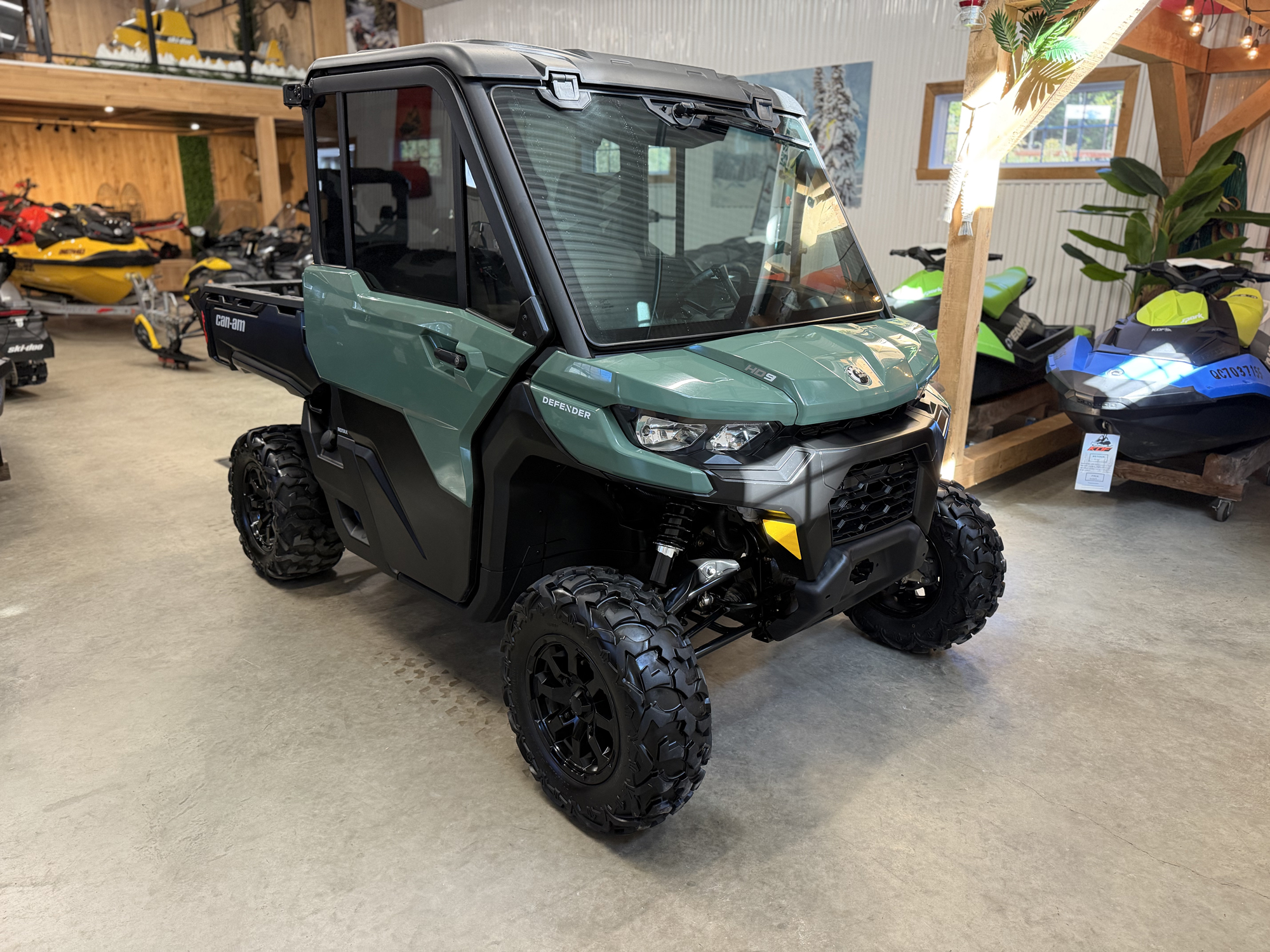 #26158 Can-Am Defender HD9 CAB DPS 2025 www.KDFsports.com JOLIETTE