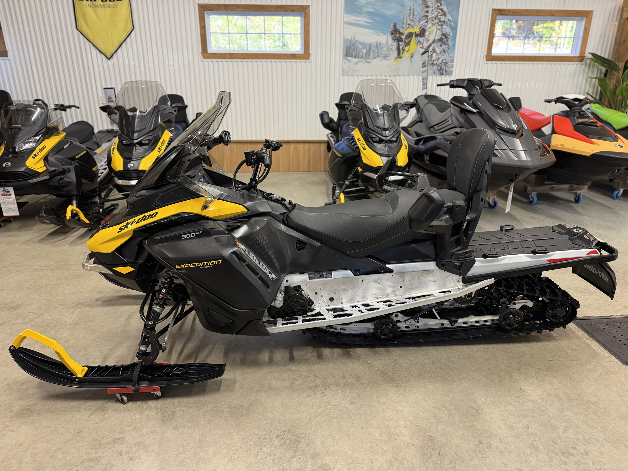 #26173 Ski-Doo Expedition Sport 900 2026 www.KDFsports.com JOLIETTE