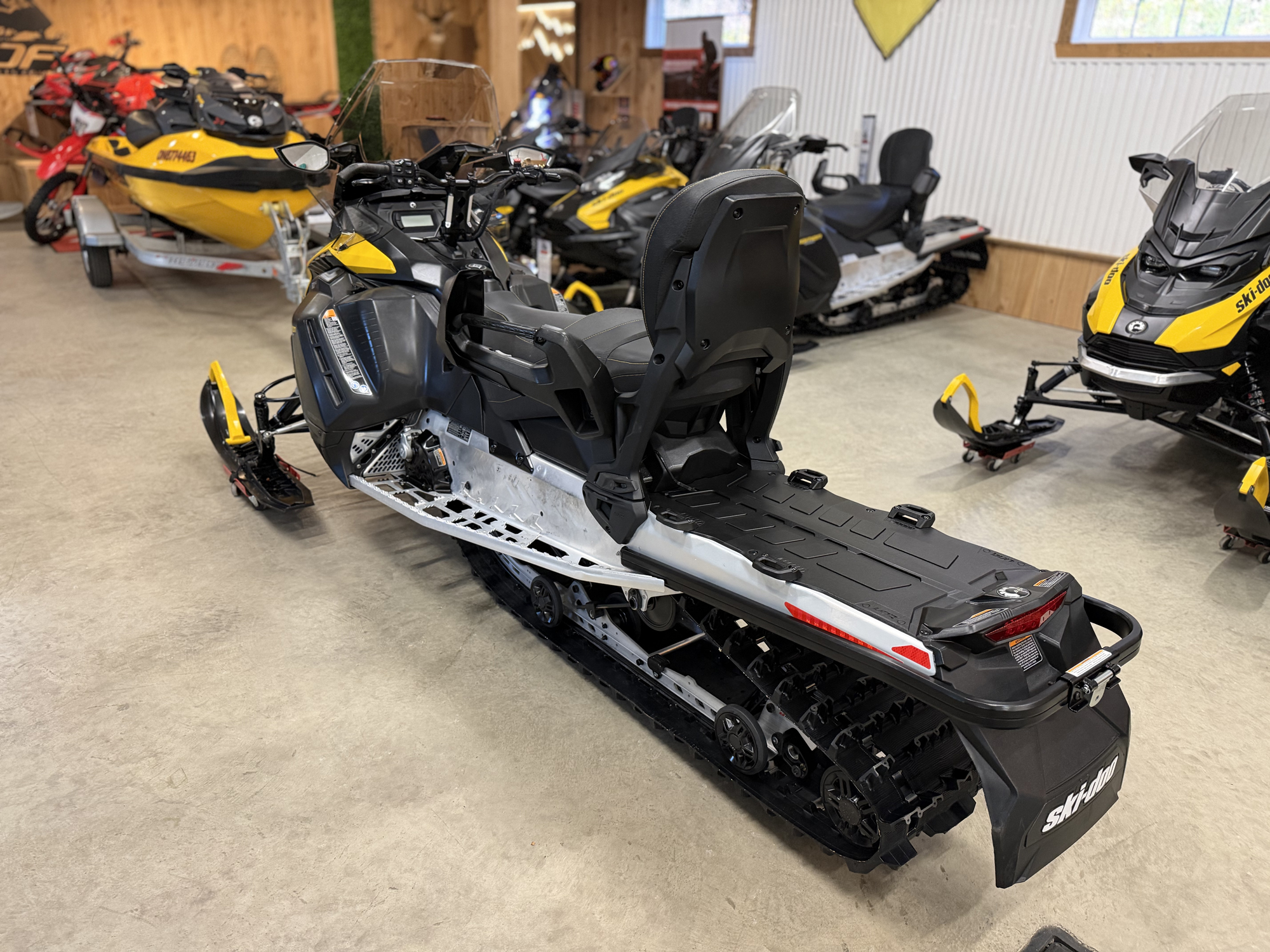 #26173 Ski-Doo Expedition Sport 900 2026 www.KDFsports.com JOLIETTE